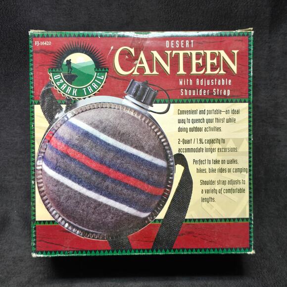 Vintage Ozark Trail Desert Canteen w. Adjustable Shoulder Strap 2 Qt. - Picture 1 of 8